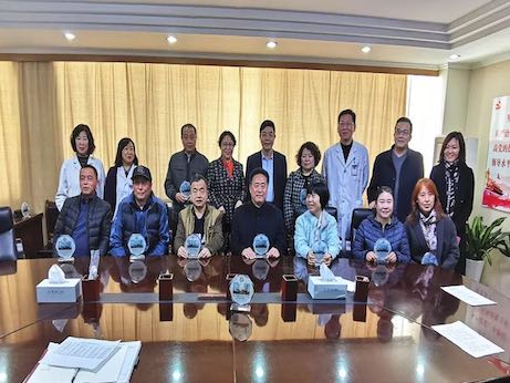 退休職工歡送會(huì)，情誼濃濃顯真情