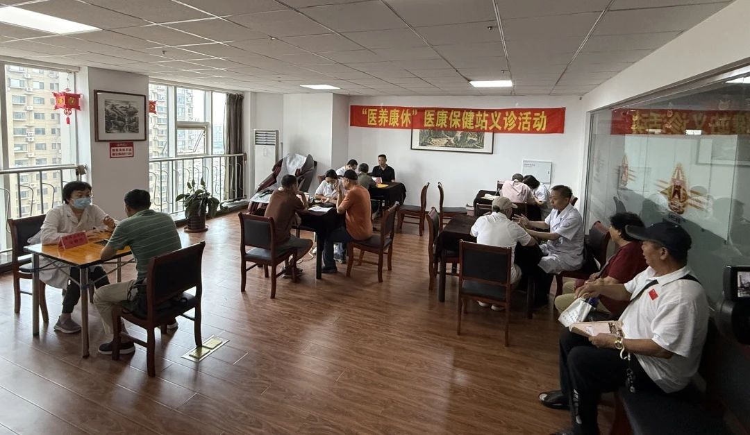 巡診服務(wù)再升級 錦州市中心醫(yī)院專家團隊二次走進退役軍人服務(wù)中心 續(xù)寫義診暖心篇章