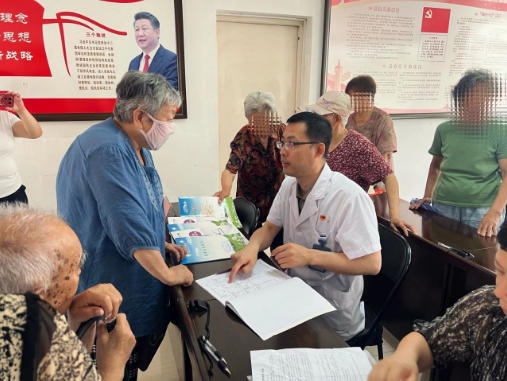 建軍節(jié)前送健康 中心醫(yī)院專家團隊三次走進退役軍人服務(wù)中心 圓滿收官首輪暖心服務(wù)