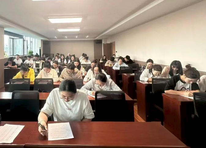以心迎新共成長(zhǎng) 以情領(lǐng)航促發(fā)展——錦州市中心醫(yī)院2025年新職工歡迎會(huì)暨崗前培訓(xùn)圓滿結(jié)束