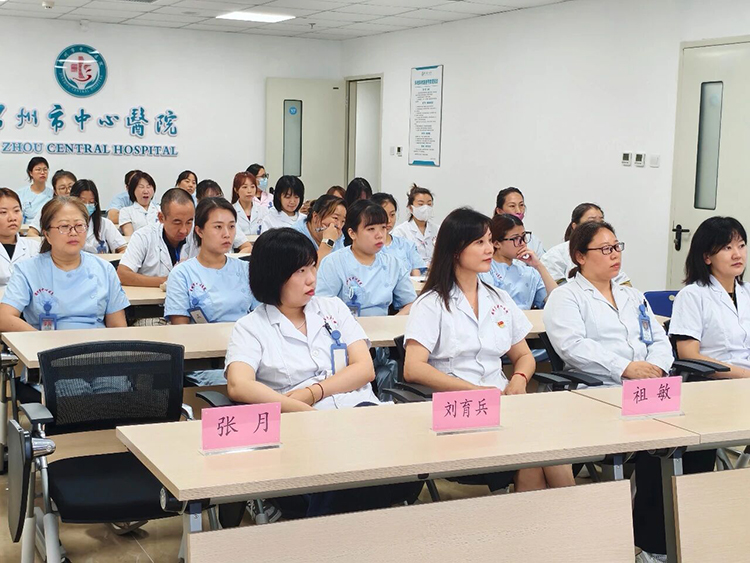 門診服務(wù)|精準(zhǔn)就醫(yī)再升級(jí)！我院特色門診就診指導(dǎo)專題培訓(xùn)圓滿舉辦，筑牢門診服務(wù)“第一道防線”